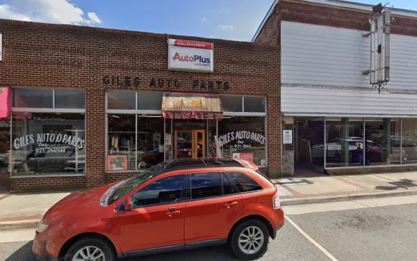 Giles Auto Parts - photo 4
