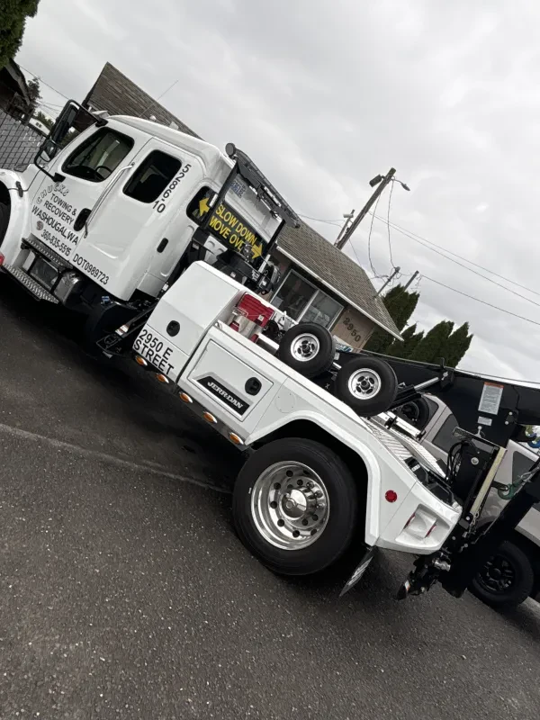 Chucks Towing & Recovery LLC - photo 2