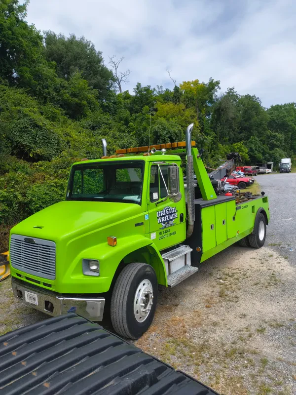 Bristol Wrecker Service LLC - photo 2