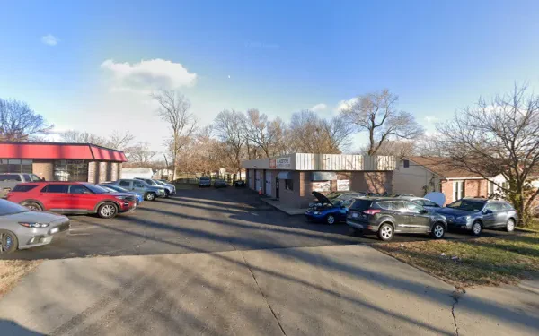 Gladstone Auto Repair - photo 4