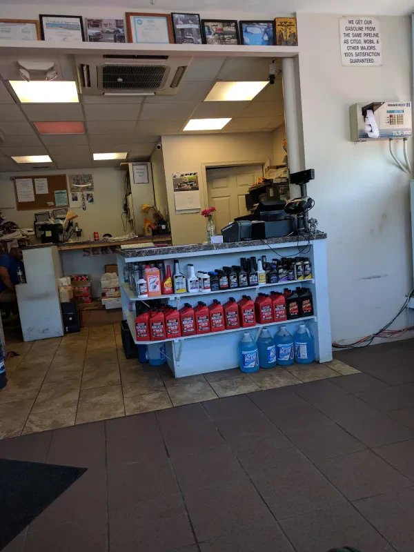 Woodlawn Auto Center - photo 3
