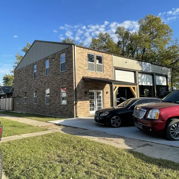 J E Auto Repair - photo 4