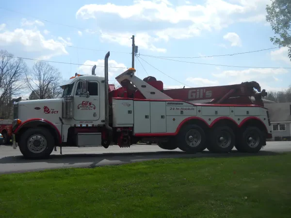 Gil's Towing, Inc - photo 2