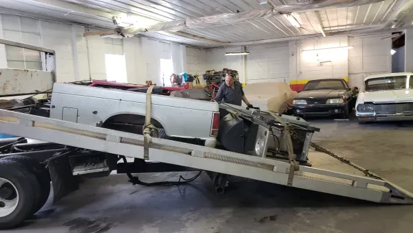 Madd Monkey Garage - photo 3