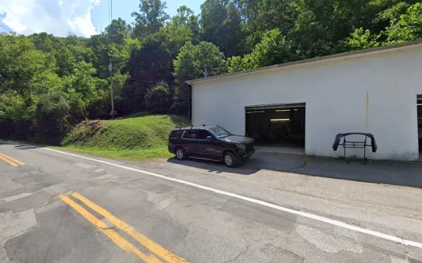 Ferrebee's Auto Body & Services - photo 3