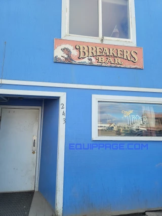 Breakers Bar