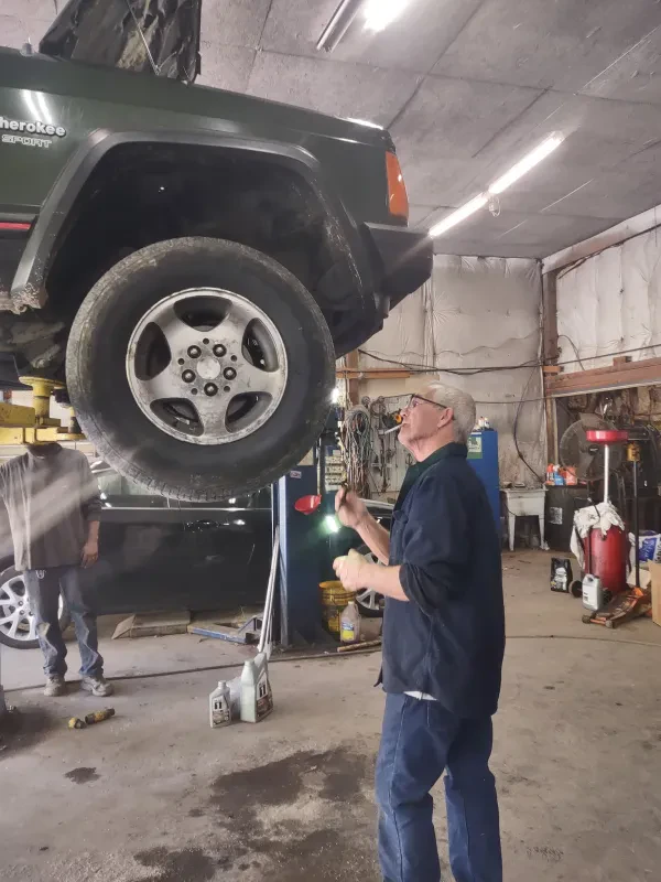 Eleanor Tire & Repair - photo 2