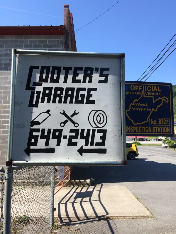 Cooters Garage Old - photo 4