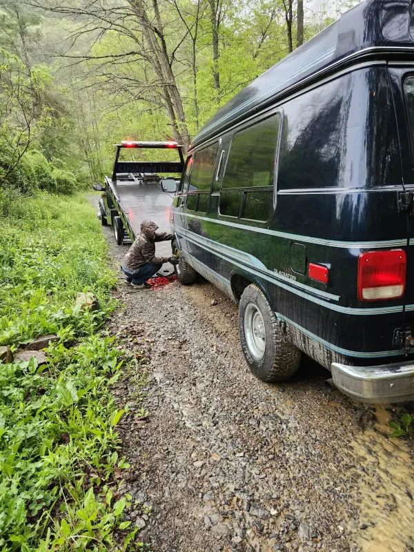 Mike's Towing Service - photo 3