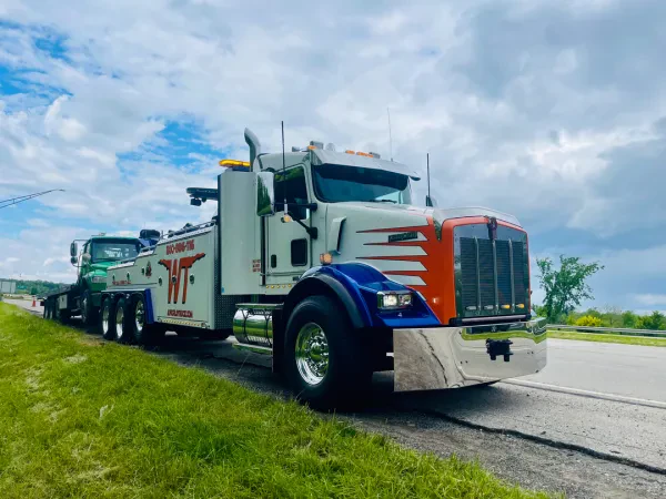 World Truck Towing & Recovery - photo 4