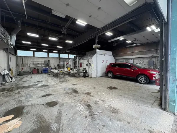 HM Auto Body Inc - photo 3