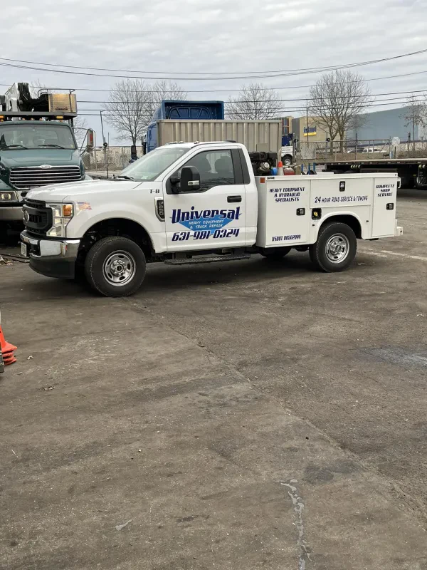 Universal Heavy Equipment & Truck Repair - photo 3