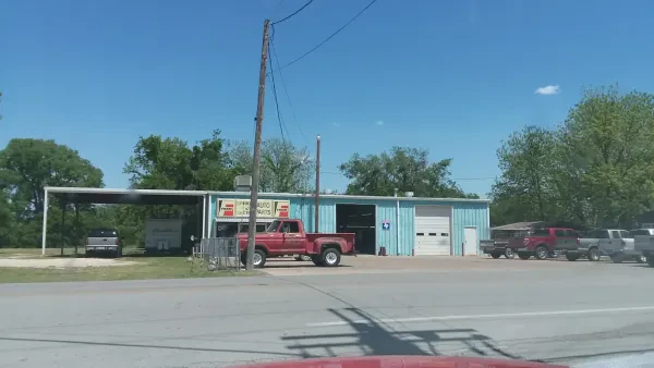 Spinks & Green Garage & Auto - photo 2