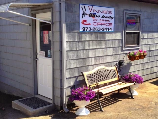 Vinnie's Auto Body