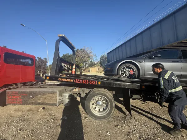 Solis Towing - photo 3