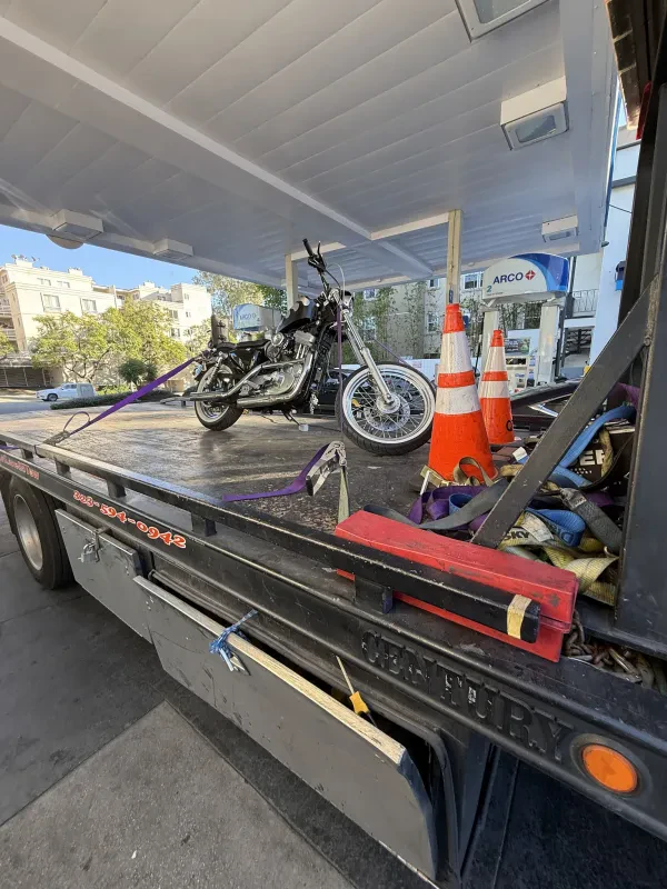 Emmett's tow truck and roadside service - photo 3