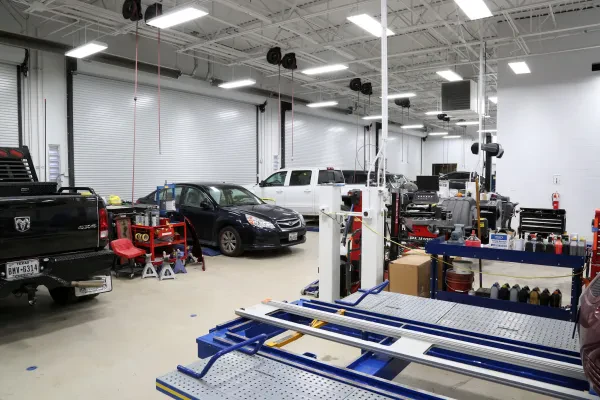 Gunn Collision Center - photo 4