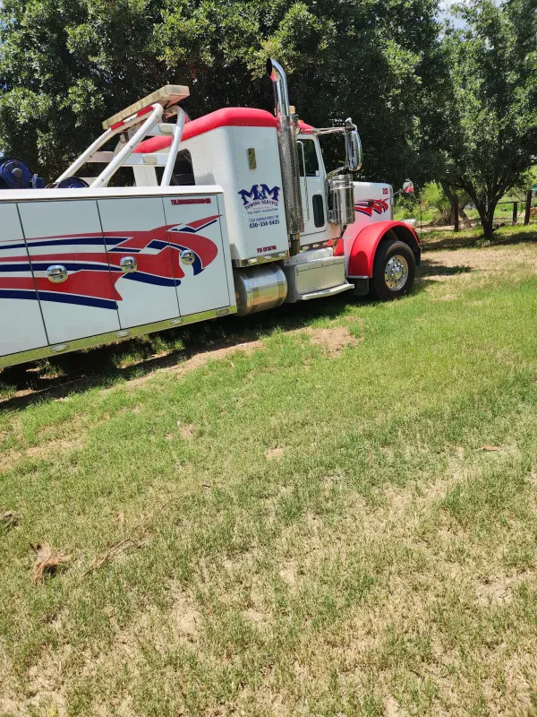 M & M Towing - photo 4
