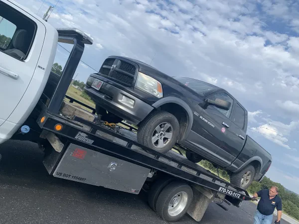 Davey's Auto Body, Sales & Towing - photo 4
