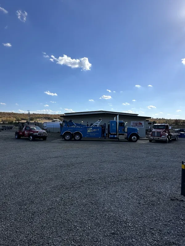 Top Priority Towing & Recovery - photo 2