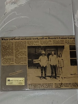 Ronnie's Corner Garage