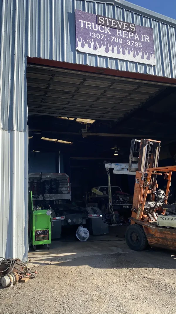 Steve's Truck Repair - photo 3