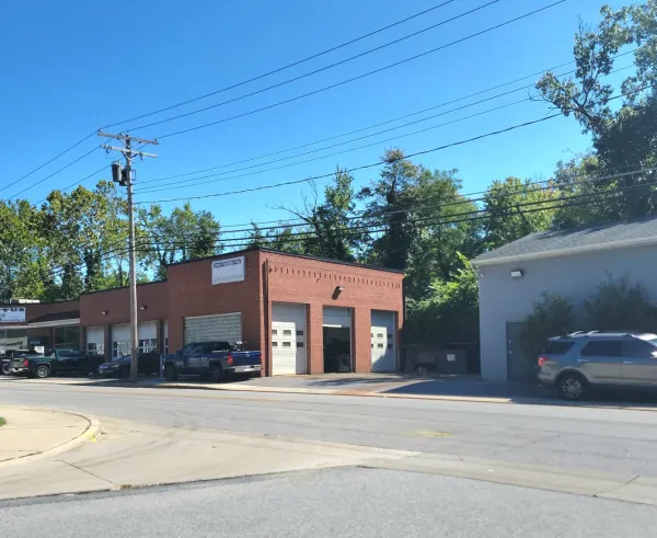 Arbutus Auto Body - photo 2