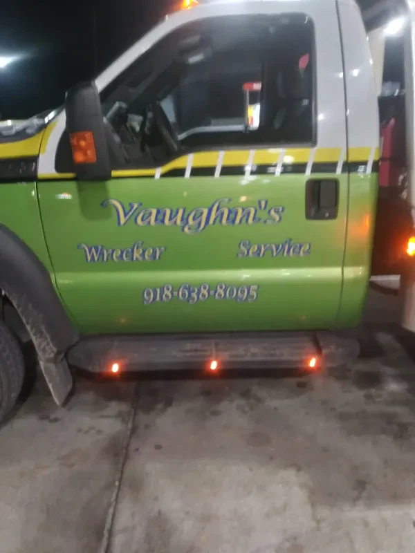 Vaughn's Wrecker Service - photo 3