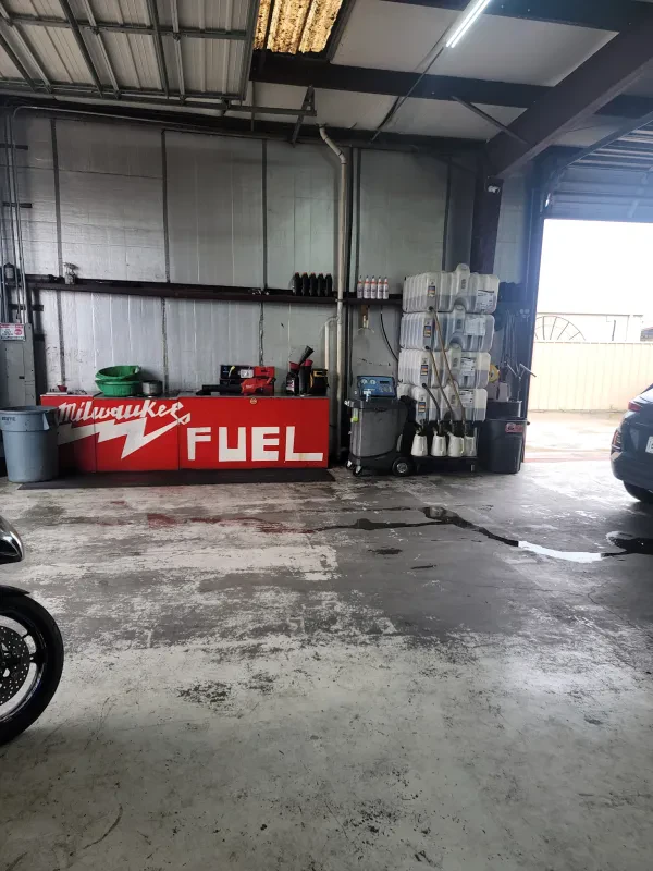 Road Runner Auto Repair - photo 4