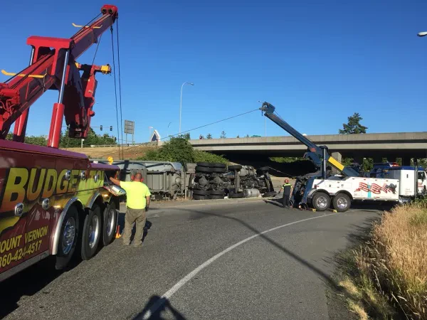 Johnson's Towing - photo 3