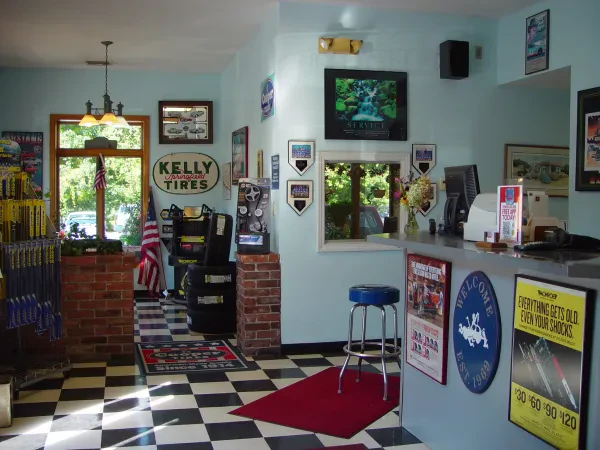 Tony's Garage - photo 2
