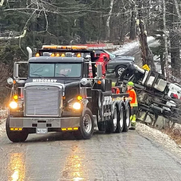 Midcoast Truck Repair & Towing - photo 2