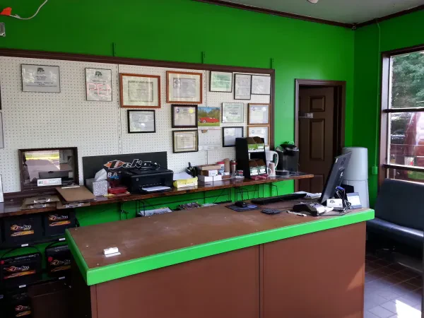 Glen Oaks Automotive - photo 3