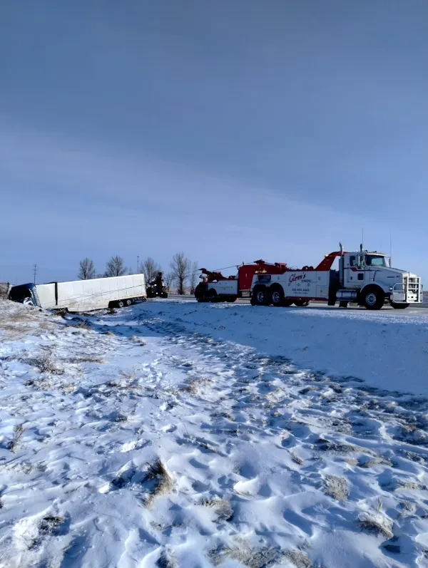 Glenn's Towing and Repair - photo 3