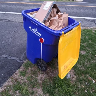 Blue Hen Dispose-All