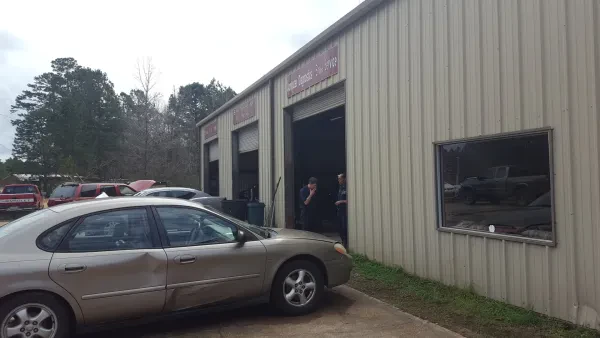 Hilton's Auto Salvage & Garage - photo 3