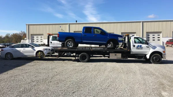 J&E Towing LLC - photo 3