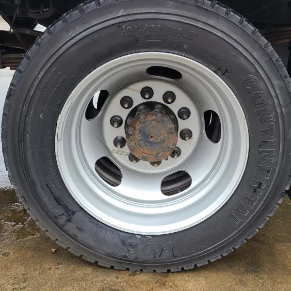 Lamar Tire & Auto Service - photo 2