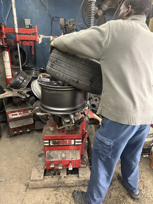 De Ultimate Tires. New and Used Tire Sales and Repairs - photo 3