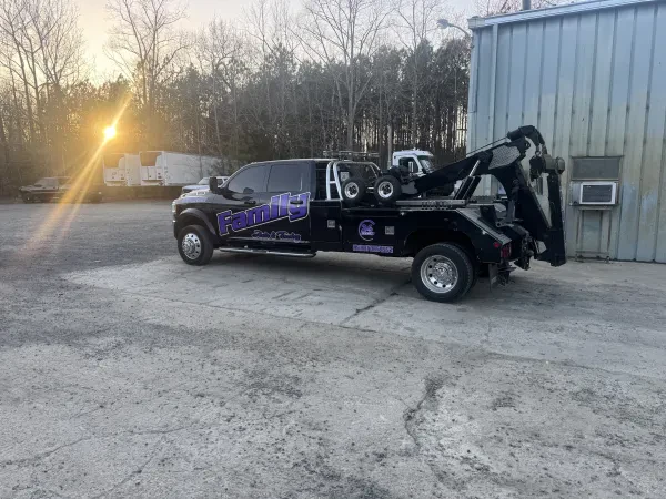 Family Auto & Towing - photo 2