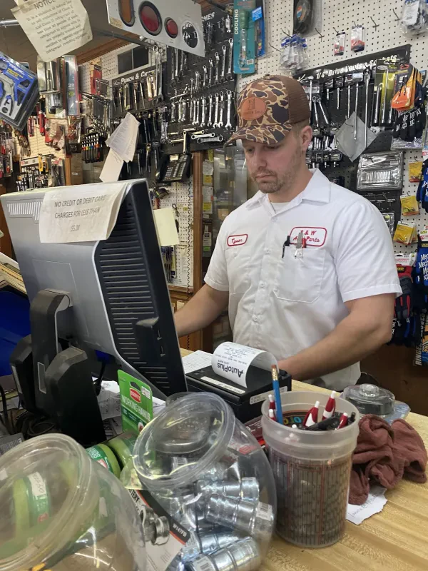 R & W Auto Parts - photo 3