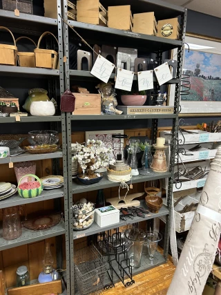 Kingston Salvage Vintage & Thrift
