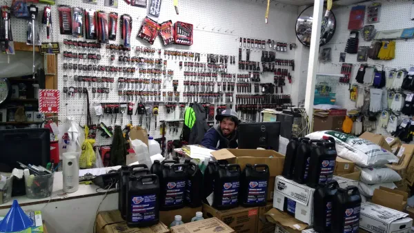 RIO'S AUTO AG SUPPLY - photo 4