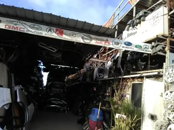 La Bodega Auto Body Parts - photo 3