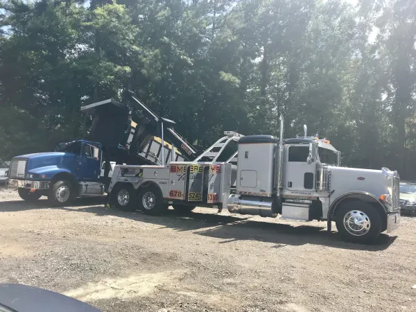 Embrey's Towing - photo 2