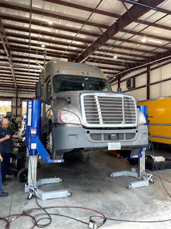 Myles Truck Repair - photo 4