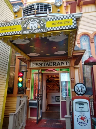 Cottage Street Pub