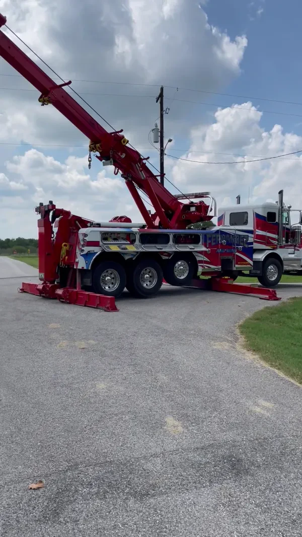 Fernandez & Sons Wrecker Service - photo 2