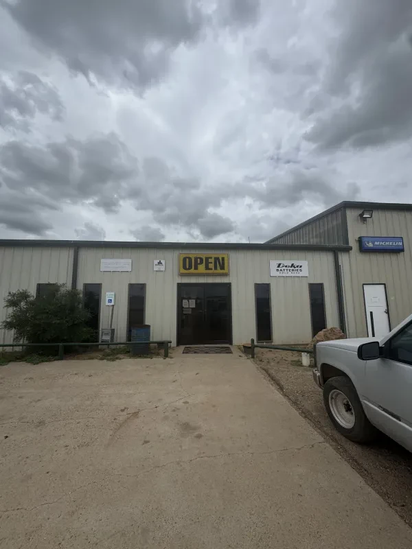 TERRY'S SERVICE CENTER - TIRES, AUTO & TRUCK REPAIR - photo 3