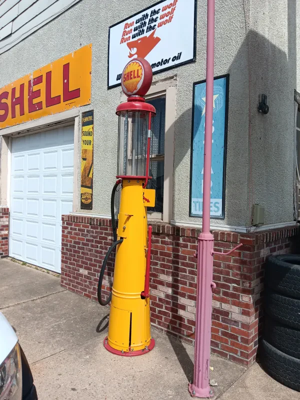 Larry's Service Station - photo 4